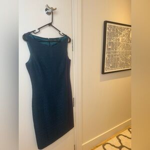 Tahari Teal & Navy Sheath Dress: Textured Knit w/ Satin Lining (Size 8 / IT 44)
